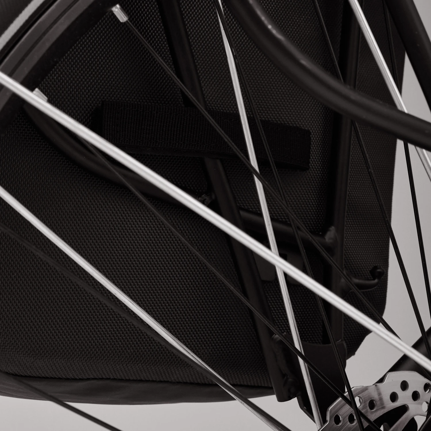 500 Waterproof Pannier Rack Bike Bag 20L 8 500 Waterproof Pannier Rack Bike Bag 20L - Image 6