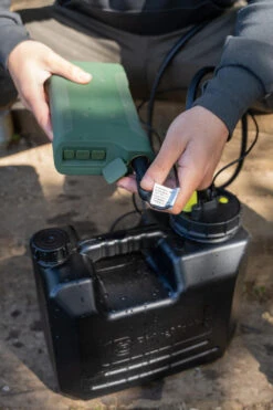 RidgeMonkey Outdoor Power Shower (Full Kit) (RM507) -Outdoor Camping Store k2b580bc4c563bc55cf211e74fe44601c